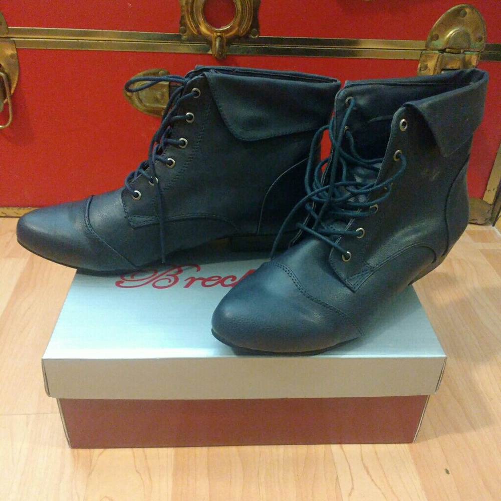 Navy Blue Fold Top Ankle Boot Size 9